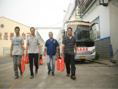 “我獻(xiàn)血，我光榮”