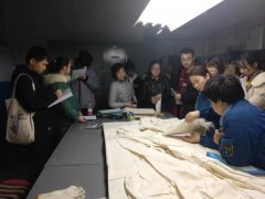 北京服裝學(xué)院師生到公司實習交流